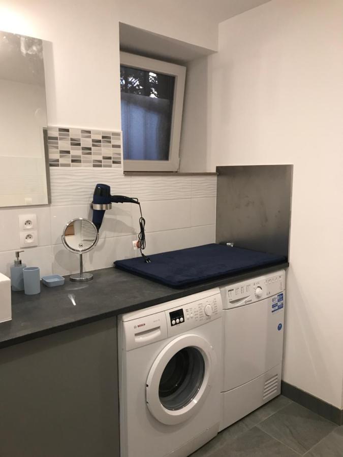 - Gite Appart Orchidée - Coeur de ville - Lunéville - Soirée étape VRP - capacité 1 à 4 personnes - Accès piscine et jardin Esterno foto