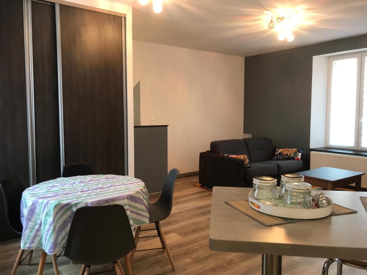 - Gite Appart Orchidée - Coeur de ville - Lunéville - Soirée étape VRP - capacité 1 à 4 personnes - Accès piscine et jardin Esterno foto