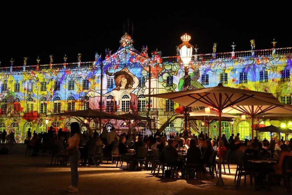 - Gite Appart Orchidée - Coeur de ville - Lunéville - Soirée étape VRP - capacité 1 à 4 personnes - Accès piscine et jardin Esterno foto